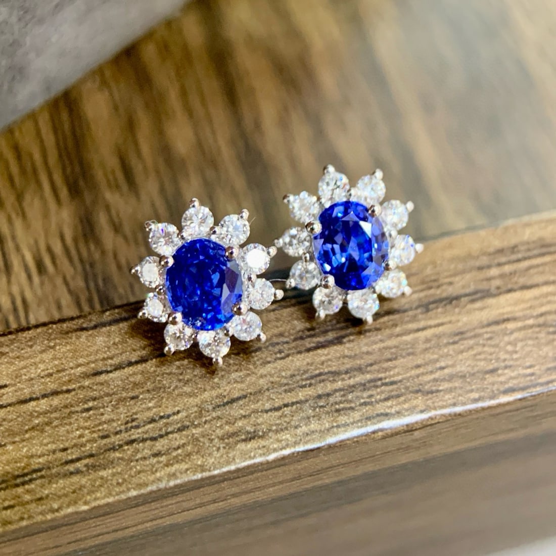 14k Gold 1.68 Ctw Natural Sapphire & Diamond Earrings: Ref:230998030 // gold content:14k gold // main gemstone:sapphire // shape:oval // carat weight:1. 24ct // color:blue // treatment:natural // // adjacent gemstone 2 : diamond // shape:round // carat