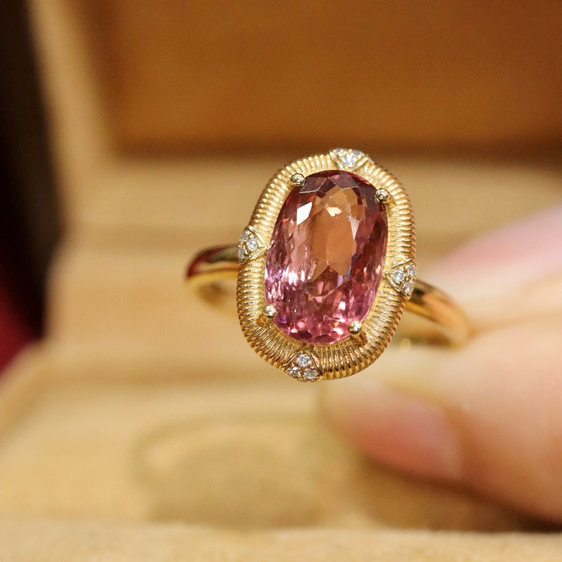 14k Gold 1.24 Ctw Natural Tourmaline & Diamond Ring: Ref:230998034 // gold content:14k gold // ring size:7. 25us // // main gemstone:tourmaline // shape:oval // carat weight:1. 18ct // color:pink // treatment:natural // // adjacent gemstone 2 : diamond