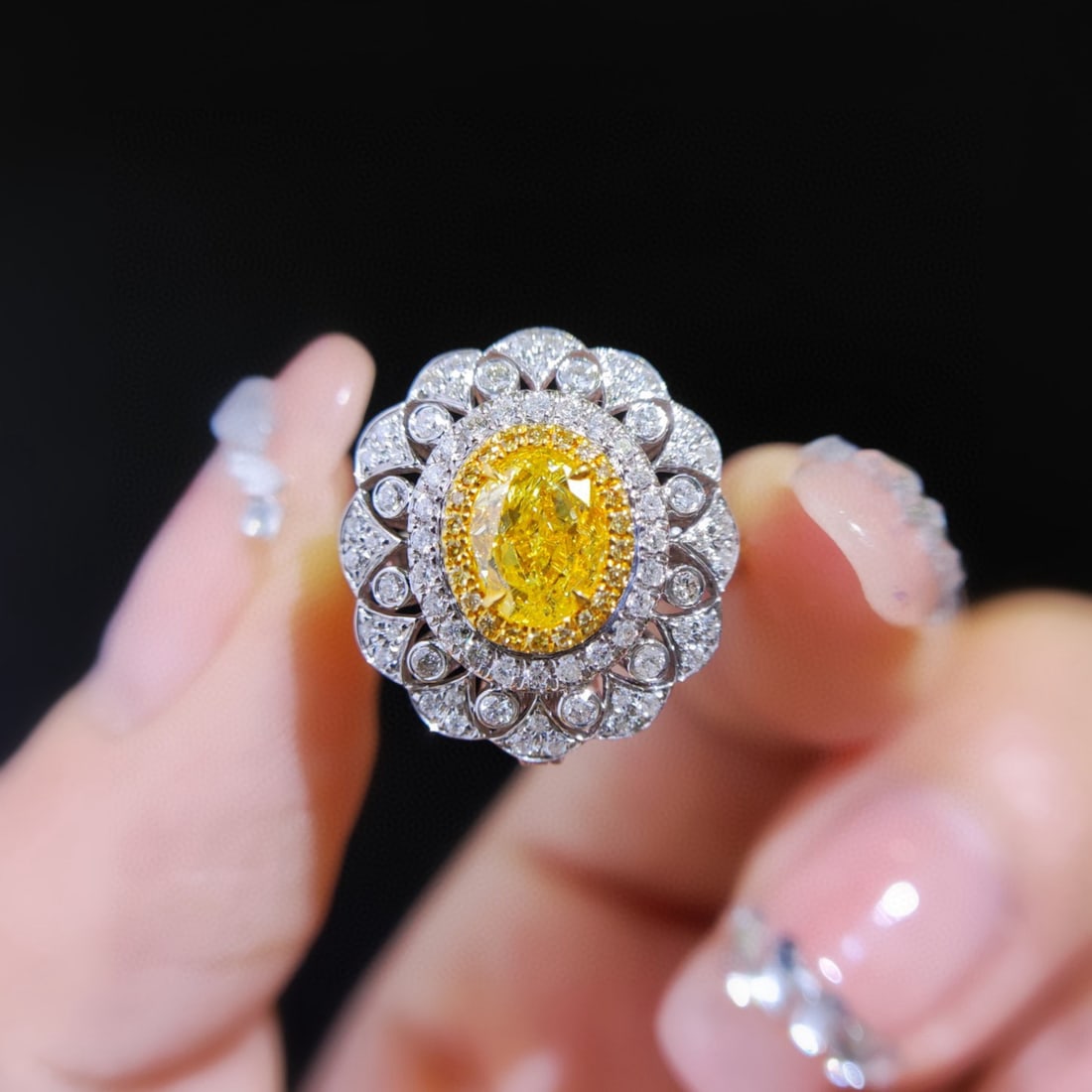 Gia Certified 14k Gold 1.62 Ctw Natural Yellow Diamond & Diamond Ring/pendant( Without Chain ): Ref:230998052 // gold content:14k gold // ring size:7. 25us // // main gemstone:yellow diamond // certified:gia // shape:oval // carat weight:1. 01ct // clarity grade:si2 // color:yellow //