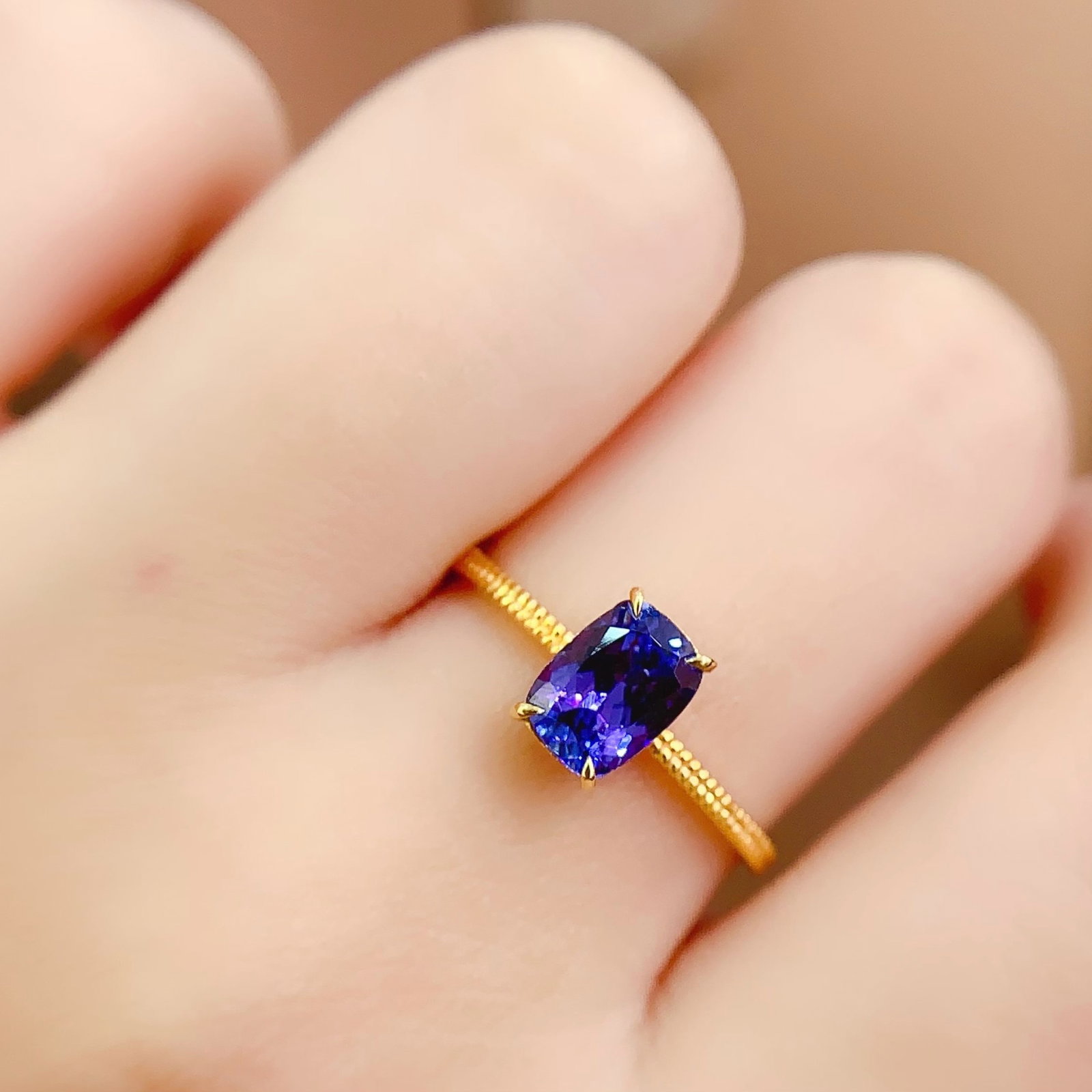 14k Gold 1.3 Ct Natural Tanzanite Ring - 2