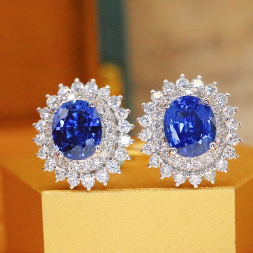 14k Gold 2.44 Ctw Natural Sapphire & Diamond Earrings: Ref:230998058 // gold content:14k gold // main gemstone:sapphire // shape:oval // carat weight:1. 76ct // color:royal blue // treatment:natural // // adjacent gemstone 2 : diamond // number of stones: