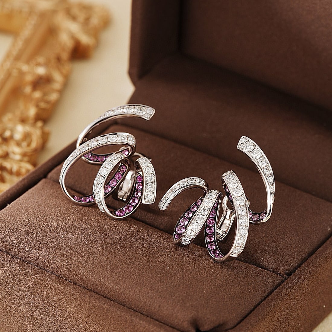 14k Gold 2.79 Ctw Natural Sapphire & Diamond Earrings: Ref:230998077 // gold content:14k gold // main gemstone:sapphire // shape:round // carat weight:1ct // color:pink // treatment:natural // cut grade:g // // adjacent gemstone 2 : diamond //
