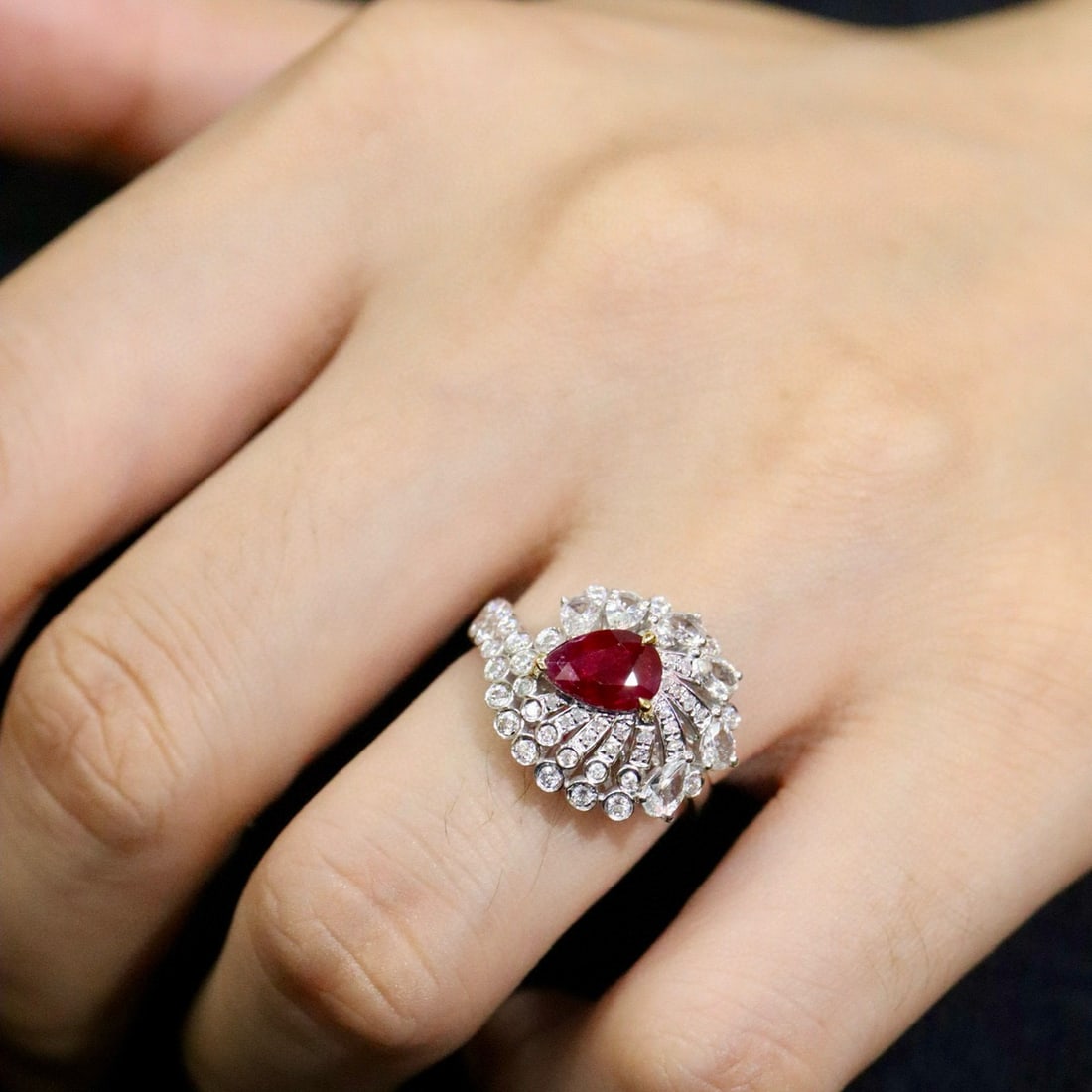 14k Gold 1.38 Ctw Natural Ruby & Diamond Ring: Ref:230998071 // gold content:14k gold // ring size:7. 25us // // main gemstone:ruby // shape:pear // carat weight:1. 0ct // color:red // treatment:natural // // adjacent gemstone 2 : diamond //