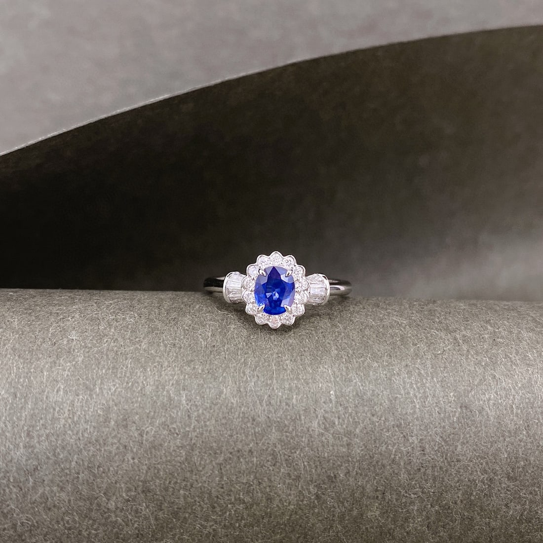 14k Gold 0.96 Ctw Natural Sapphire & Diamond Ring: Ref:230998093 // gold content:14k gold // ring size:7. 25us // // main gemstone:sapphire // shape:oval // carat weight:0. 63ct // color:royal blue // treatment:natural // // adjacent gemstone 2 :