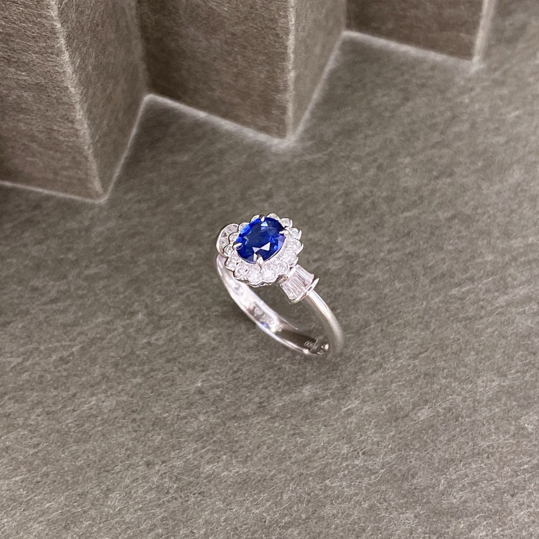 14k Gold 0.96 Ctw Natural Sapphire & Diamond Ring - 5