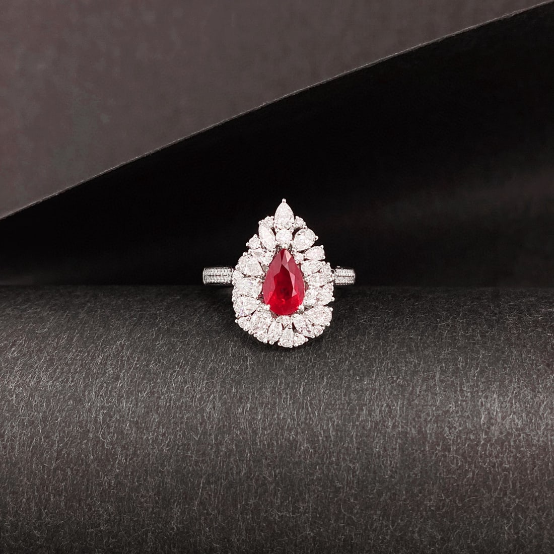 14k Gold 2.28 Ctw Natural Ruby & Diamond Ring/pendant( Without Chain ): Ref:230998088 // gold content:14k gold // ring size:7. 25us // // main gemstone:ruby // shape:pear // carat weight:1. 05ct // color:pigeonblood red // treatment:natural // // adjacent gemstone 2 :