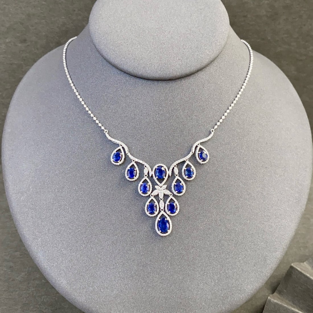 14k Gold 7.63 Ctw Natural Sapphire & Diamond Necklace - 4
