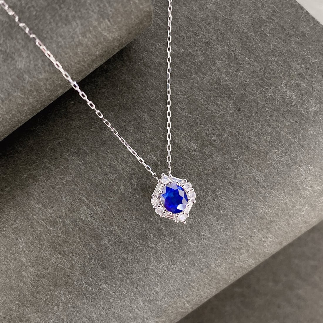 14k Gold 0.9 Ctw Natural Sapphire & Diamond Necklace - 4