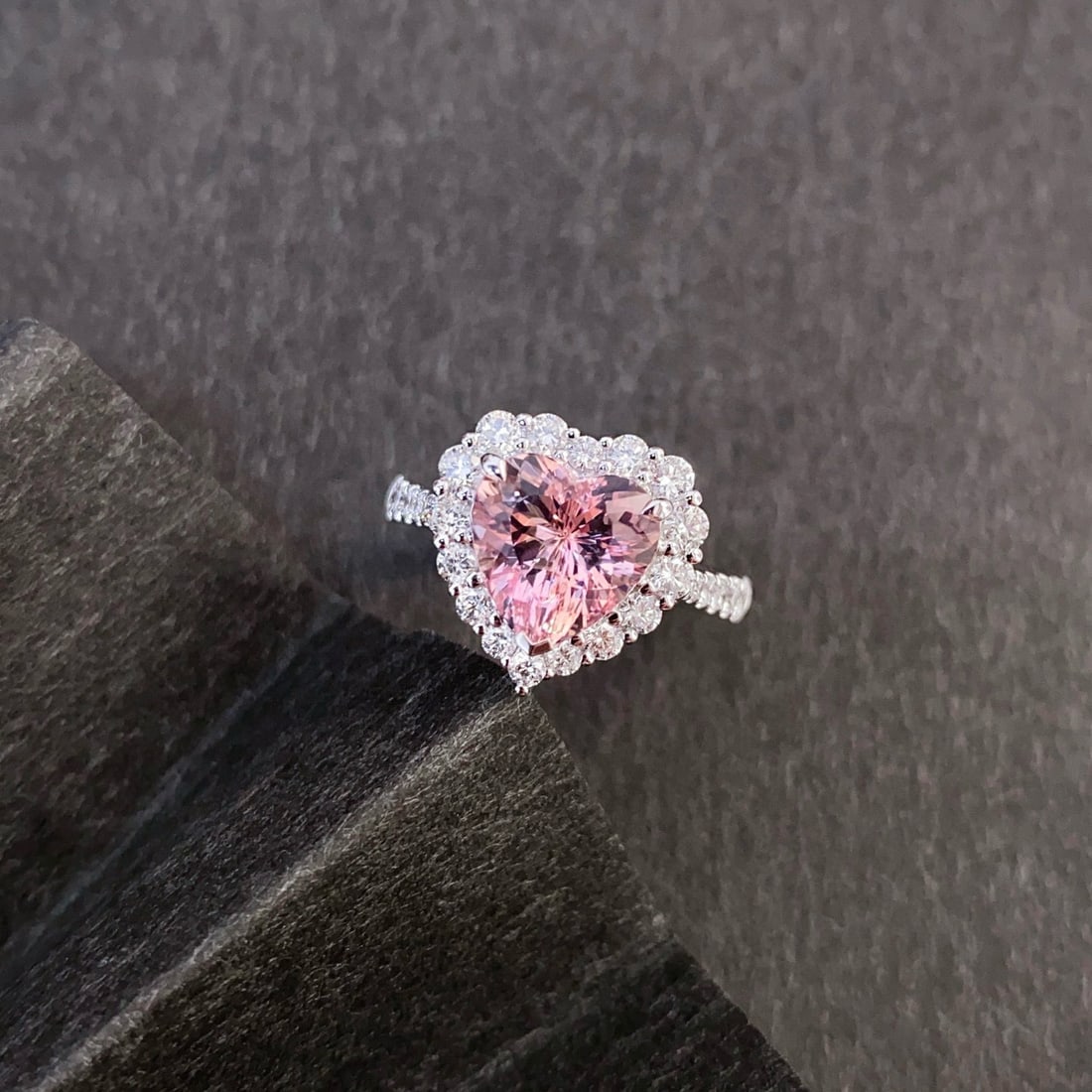 14k Gold 3.34 Ctw Natural Morganite & Diamond Ring/pendant( Without Chain ): Ref:230998095 // gold content:14k gold // ring size:7. 25us // // main gemstone:morganite // shape:heart // carat weight:2. 46ct // color:pink // treatment:natural // // adjacent gemstone 2 : diamond