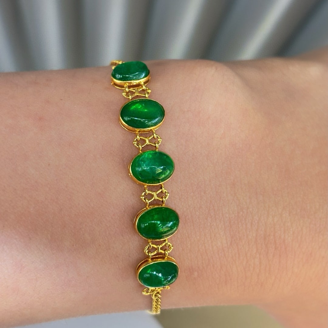 14k Gold 5.7 Ct Vivid Green Natural Emerald Bracelet - 3