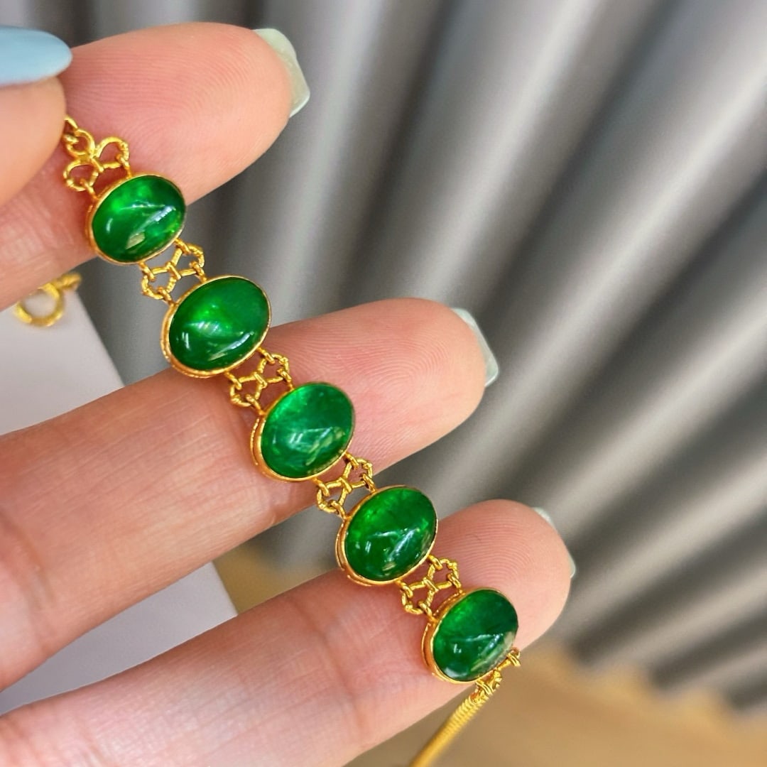 14k Gold 5.7 Ct Vivid Green Natural Emerald Bracelet - 5