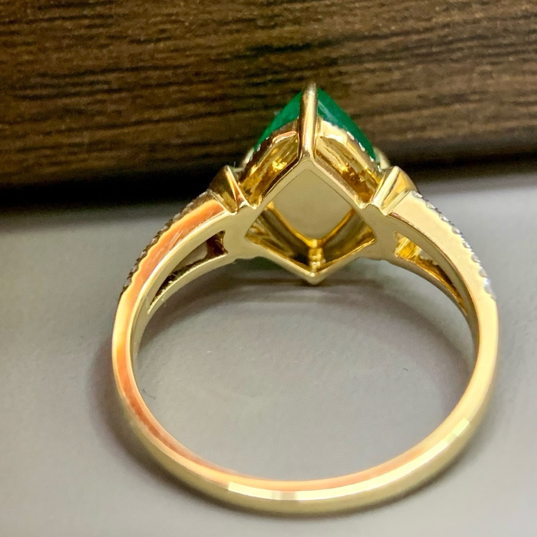 14k Gold 2.30 Ctw Vivid Green Natural Emerald & Diamond Ring - 2