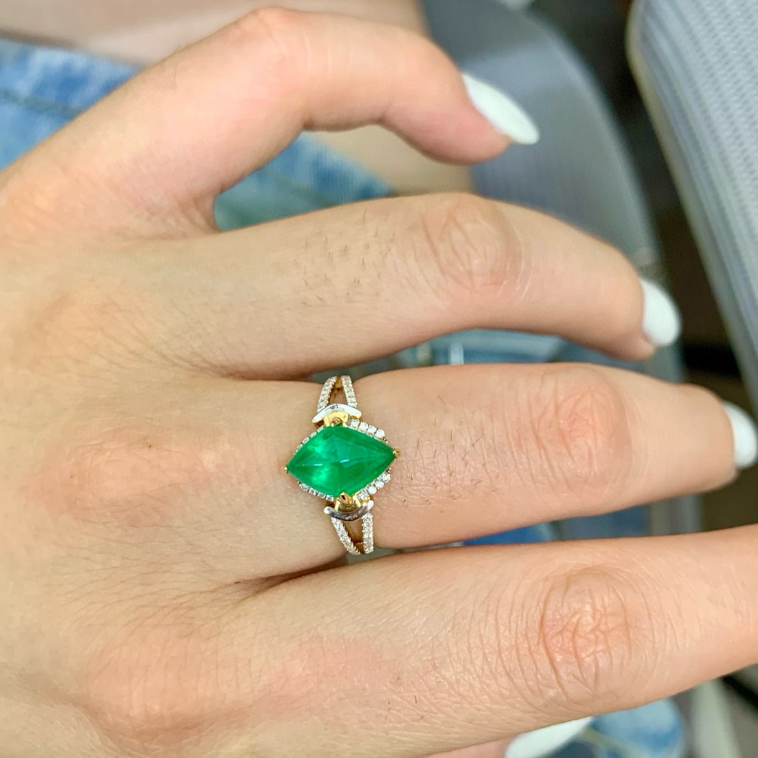 14k Gold 2.30 Ctw Vivid Green Natural Emerald & Diamond Ring - 4