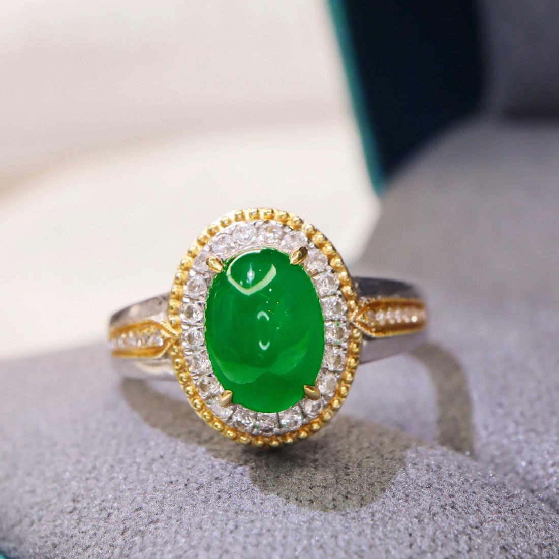 14k Gold 1.76 Ctw Vivid Green Natural Emerald & Diamond Ring - 4