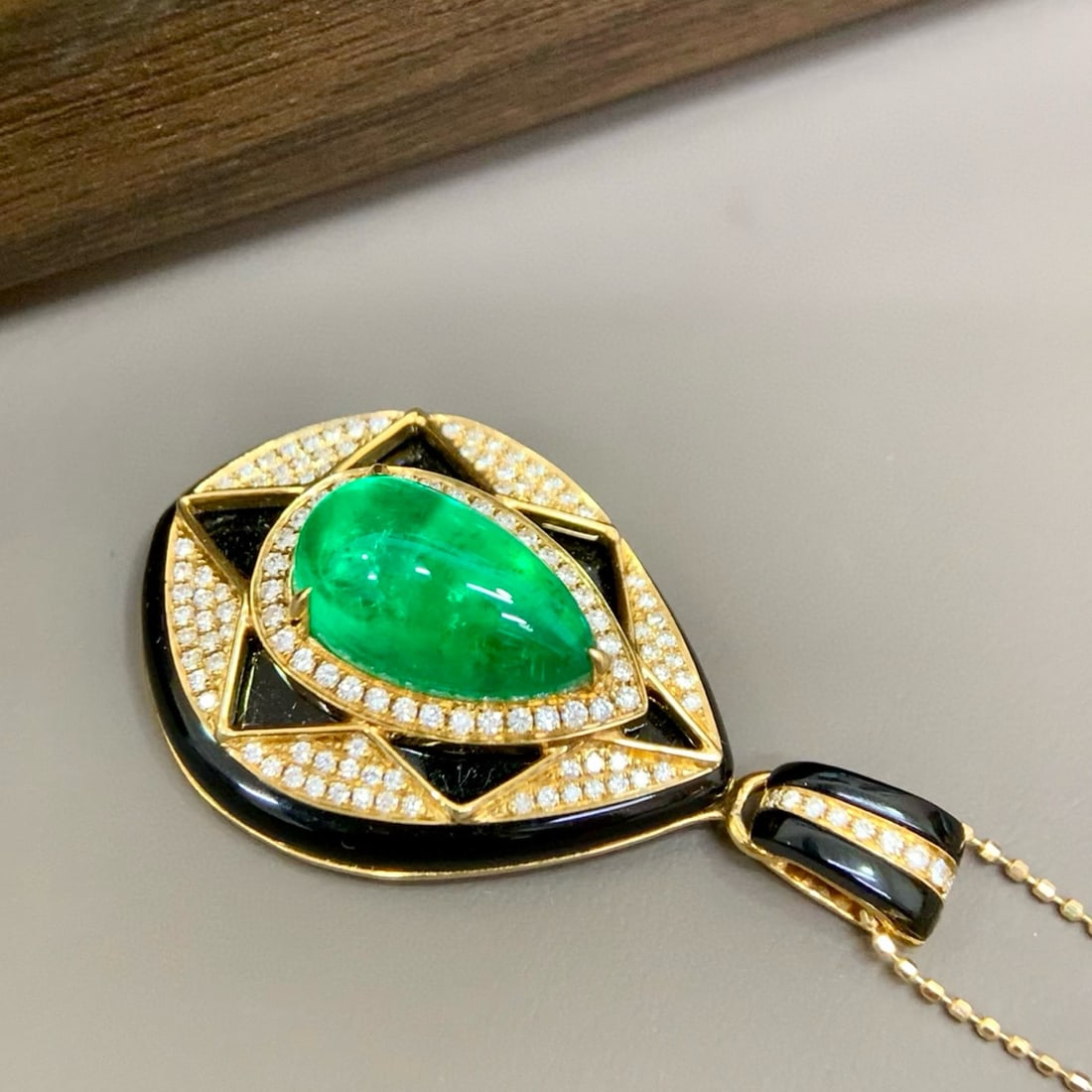 14k Gold 4.49 Ctw Vivid Green Natural Emerald & Diamond Pendant( Without Chain ) - 5