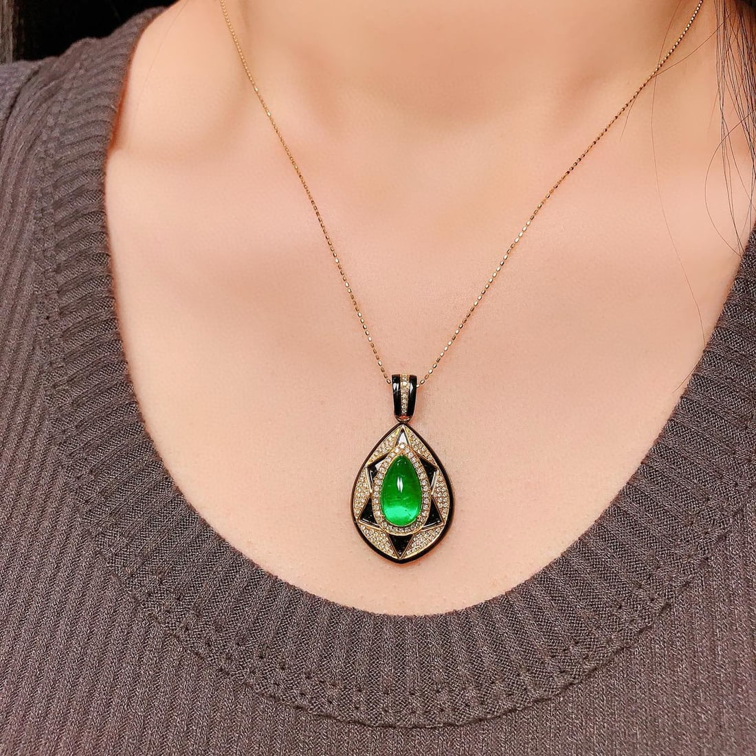 14k Gold 4.49 Ctw Vivid Green Natural Emerald & Diamond Pendant( Without Chain ) - 8