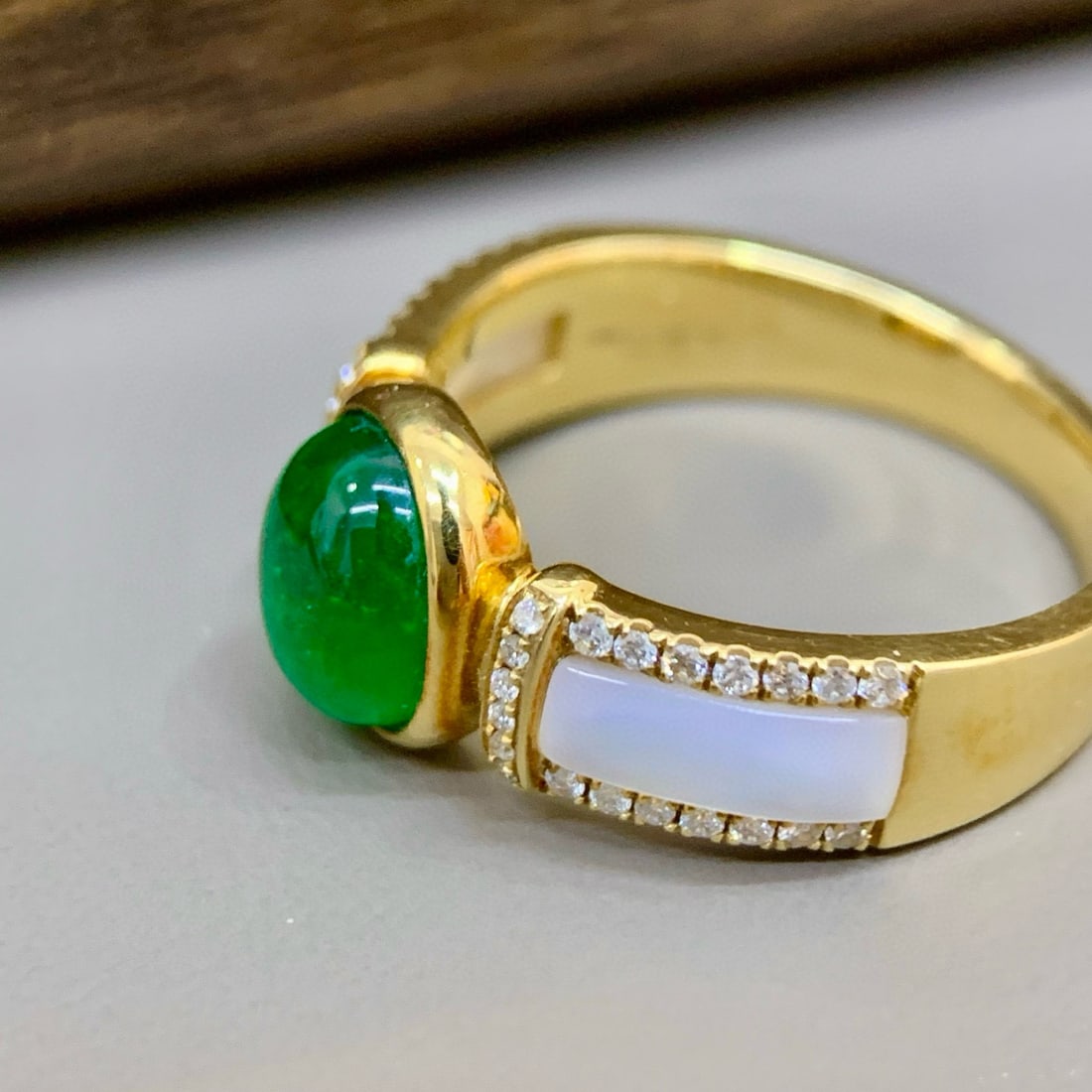 14k Gold 1.79 Ctw Vivid Green Natural Emerald & Diamond Ring - 2