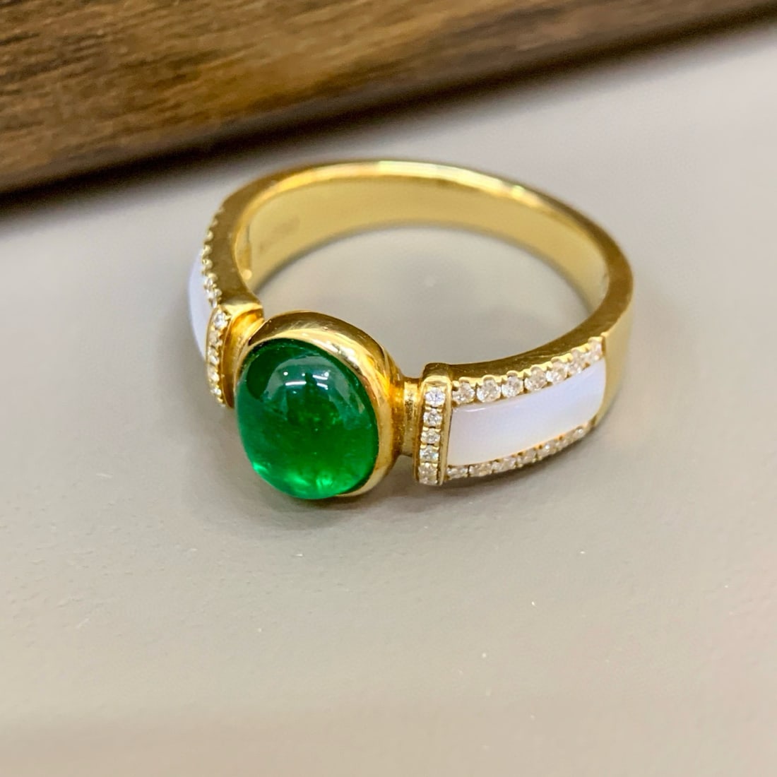 14k Gold 1.79 Ctw Vivid Green Natural Emerald & Diamond Ring - 5