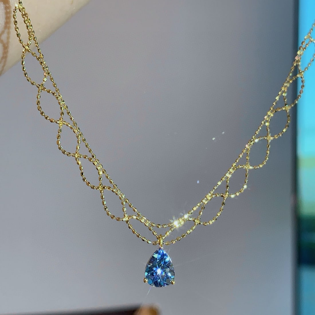 14k Gold 1.05 Ct Natural Aquamarine Necklace: Ref:230998131 // gold content:14k gold // main gemstone:aquamarine // shape:pear // carat weight:1. 05ct // color:blue // treatment:natural // Low Estimate: 2400 Condition: New High Estimate: 3600