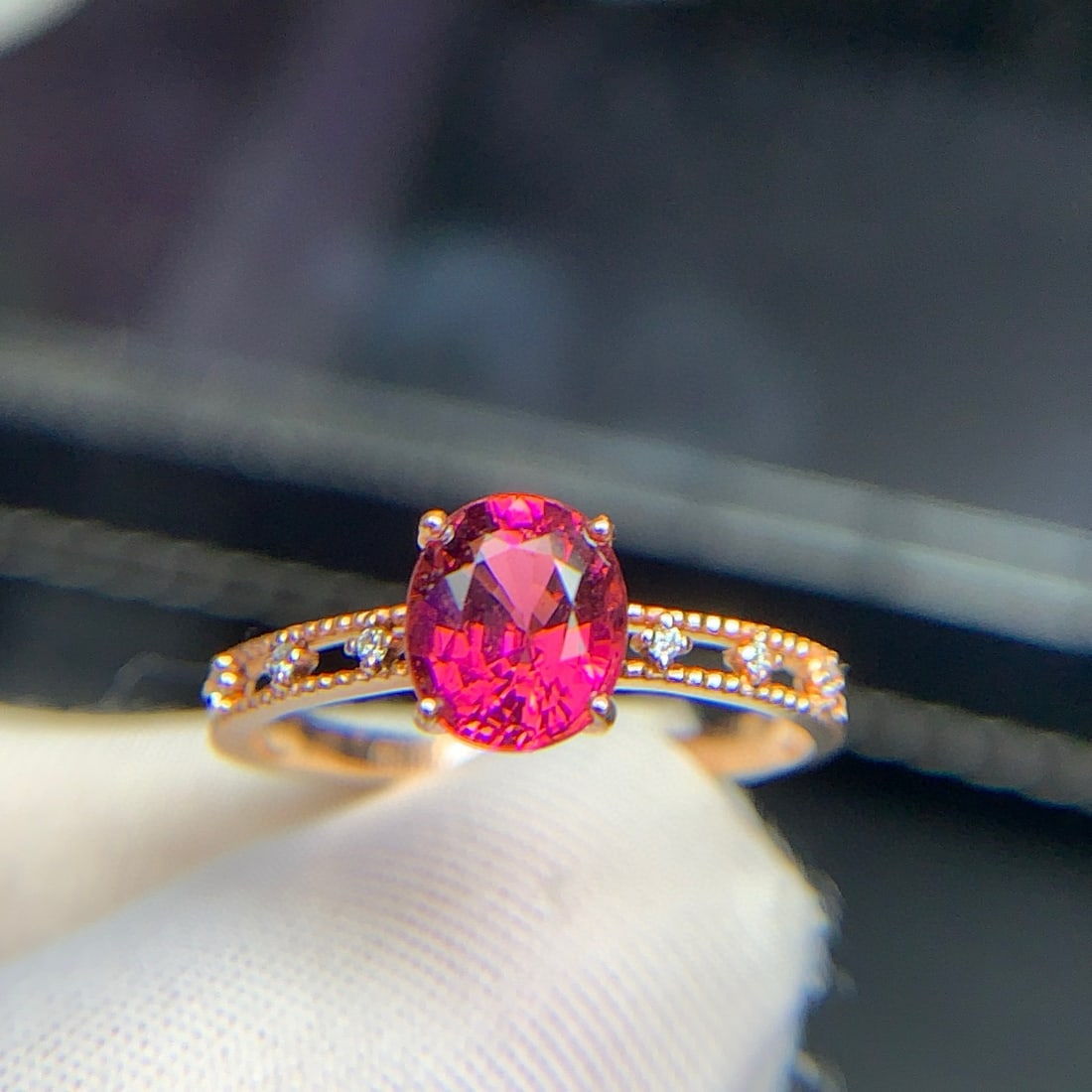 14k Gold 1.35 Ct Natural Tourmaline & Diamond Ring: Ref:230998132 // gold content:14k gold // ring size:7. 25us // // main gemstone:tourmaline // shape:oval // carat weight:1. 35ct // color:red // treatment:natural // // adjacent gemstone 2 : diamond