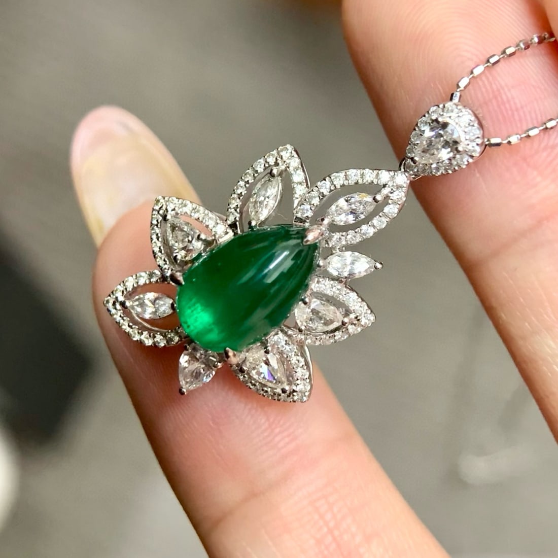 14k Gold 3.84 Ctw Vivid Green Natural Emerald & Diamond Pendant( Without Chain ) - 6
