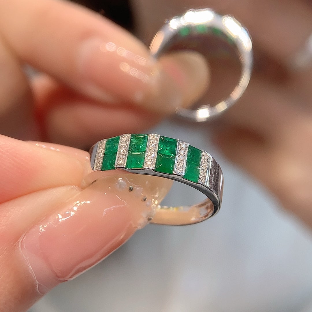 14k Gold 1 Ct Vivid Green Natural Emerald & Diamond Ring - 2