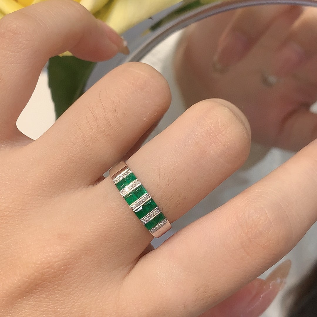 14k Gold 1 Ct Vivid Green Natural Emerald & Diamond Ring - 4