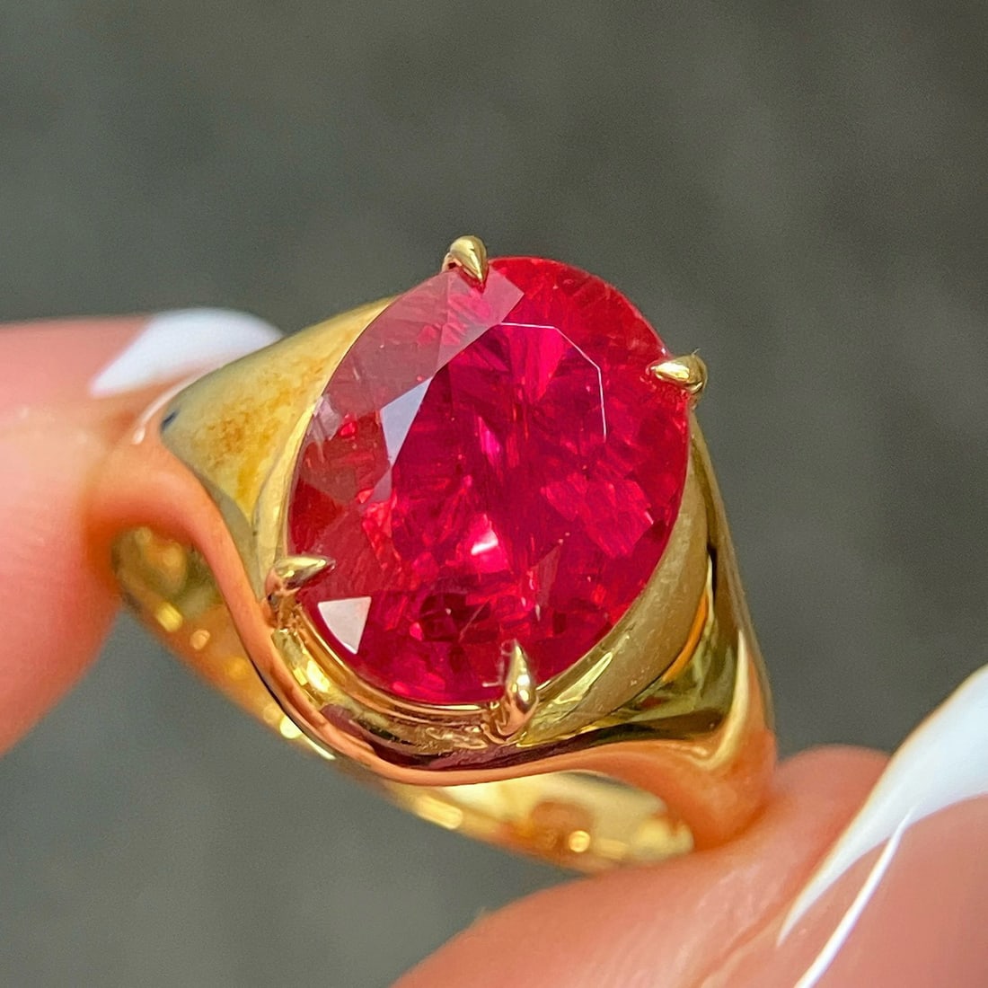 14k Gold 4.60 Ct Natural Tourmaline Ring: Ref:230998156 // gold content:14k gold // ring size:7. 25us // // main gemstone:tourmaline // shape:oval // carat weight:4. 60ct // color:red // treatment:natural // Low Estimate: 5500 Condition: New