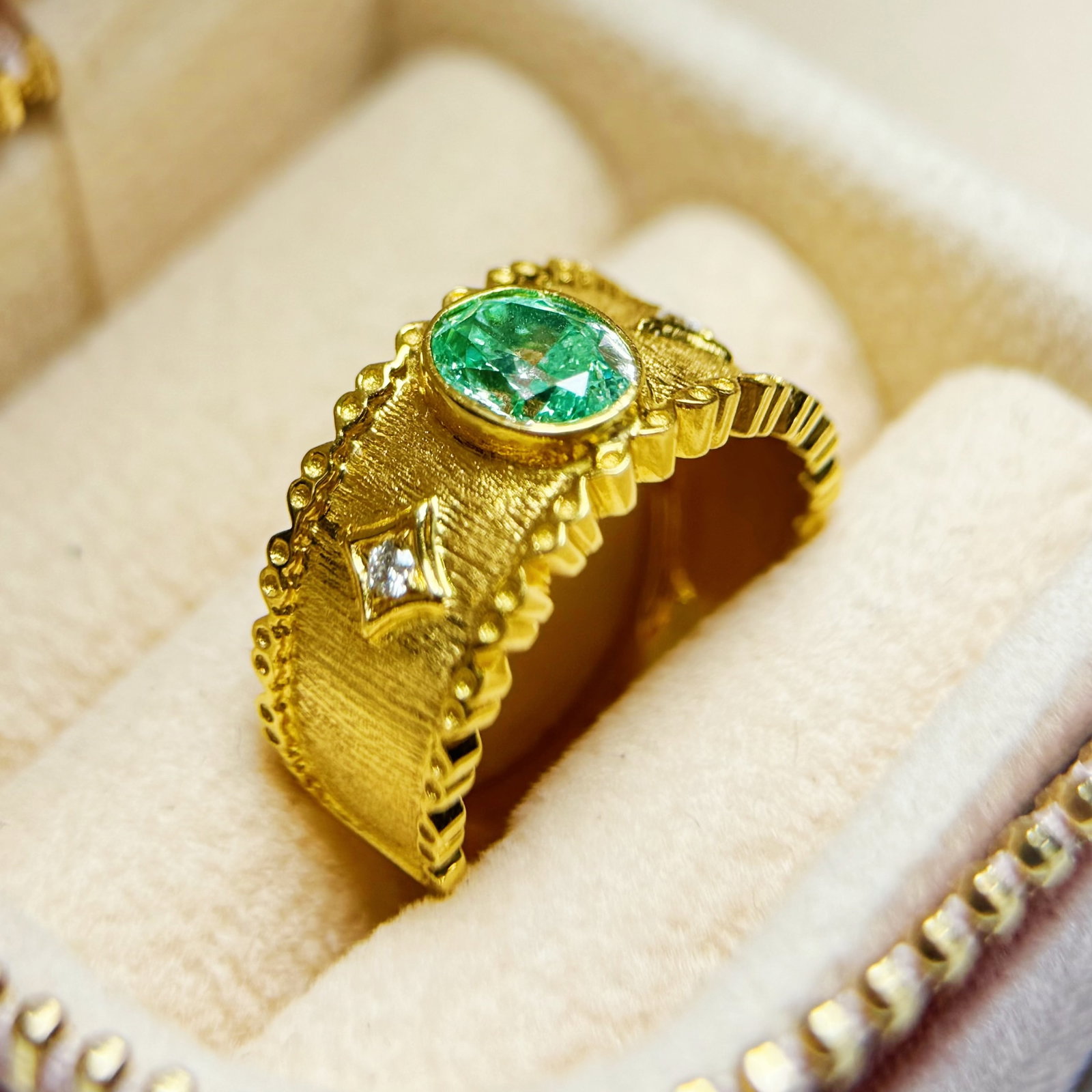 14k Gold 1.15 Ctw Natural Green Diamond & Diamond Ring - 2