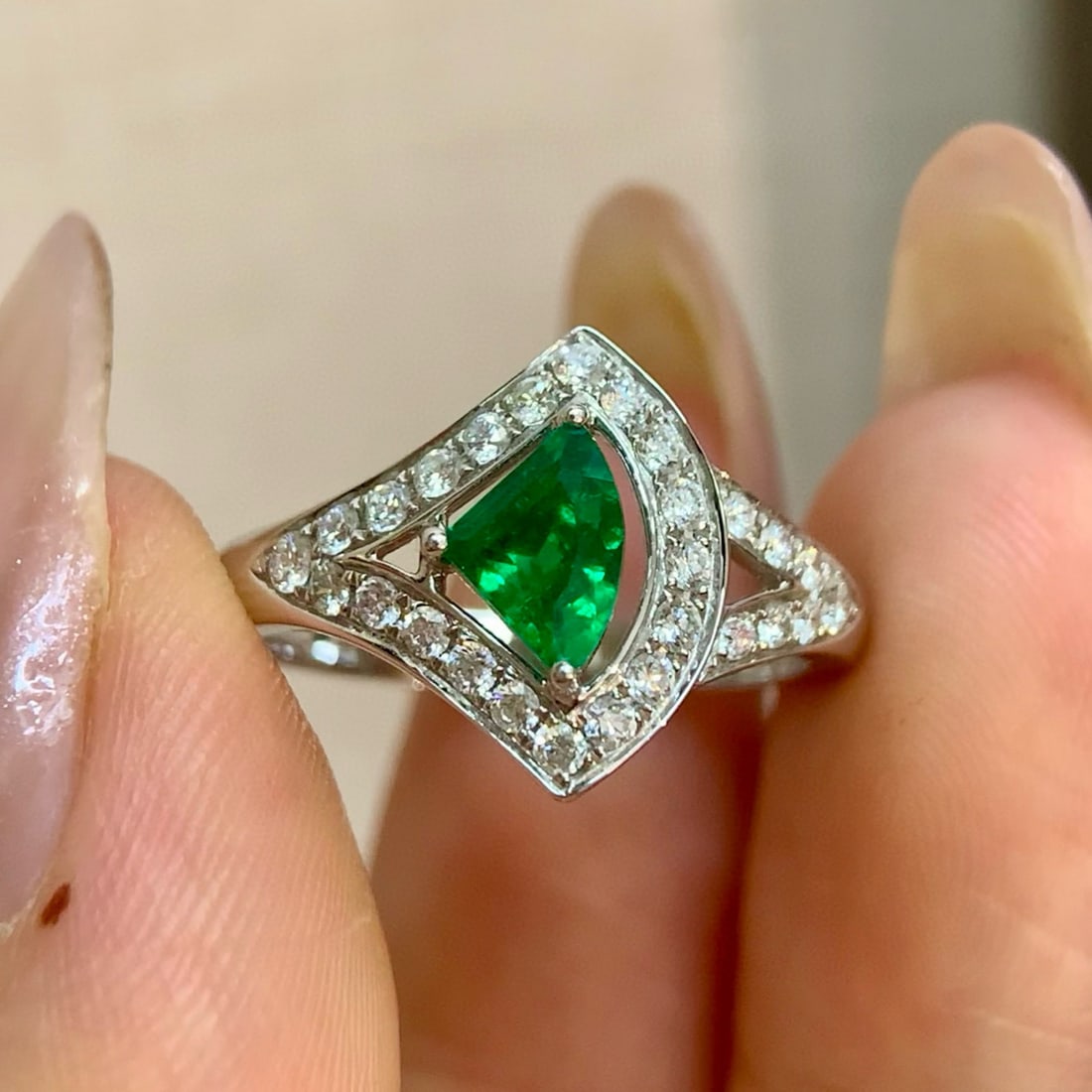 14k Gold 0.97 Ctw Vivid Green Natural Emerald & Diamond Ring: Ref:230998171 // gold content:14k gold // ring size:7. 25us // // main gemstone:emerald // shape:other // carat weight:0. 58ct // color:vivid green // treatment:natural // // adjacent gemstone 2 :