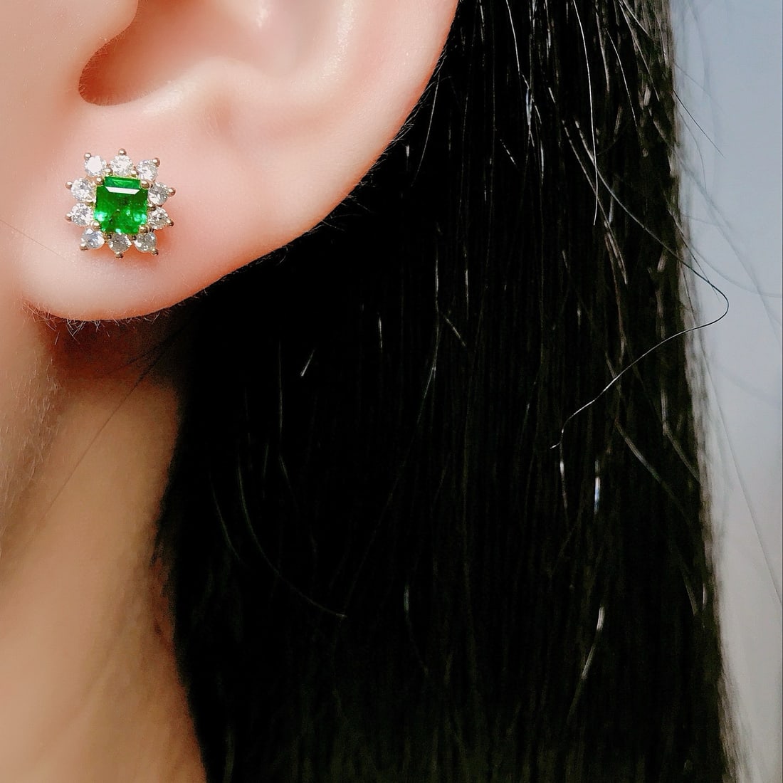 14k Gold 1.03 Ctw Vivid Green Natural Emerald & Diamond Earrings - 5