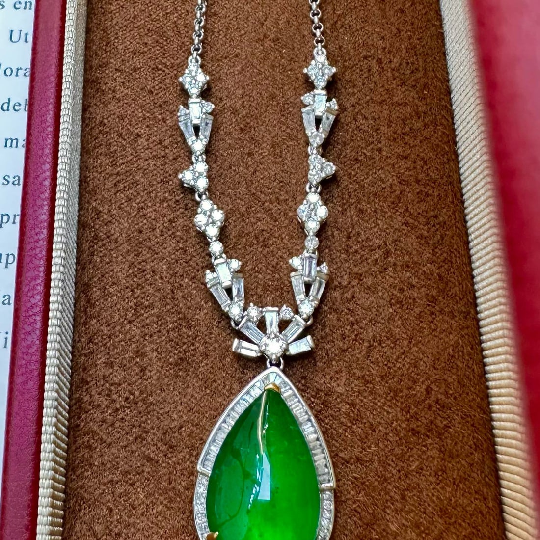 14k Gold 8.27 Ct Vivid Green Natural Emerald & Diamond Necklace - 4