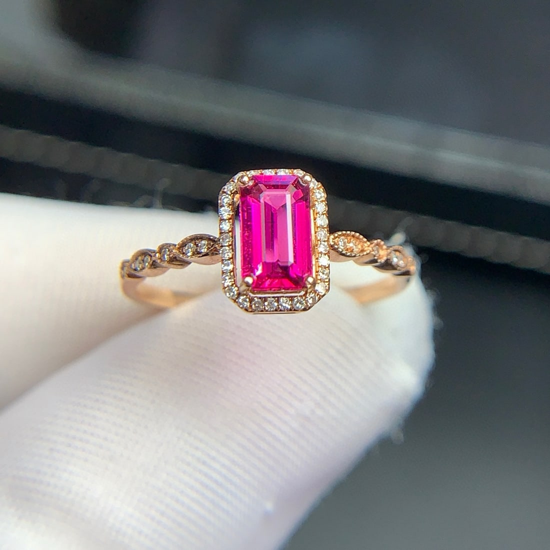 14k Gold 0.8 Ct Natural Tourmaline & Diamond Ring - 4