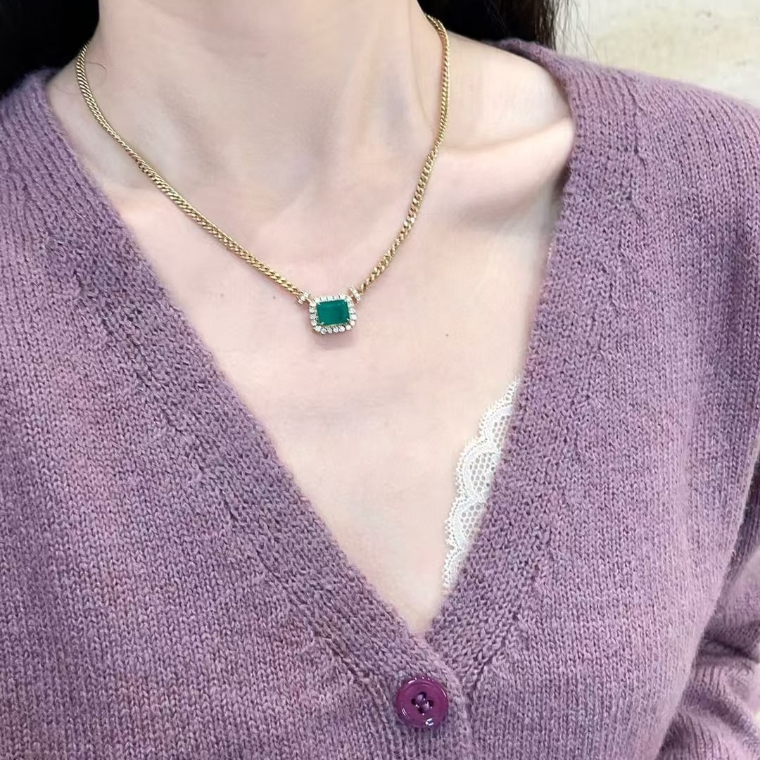 14k Gold 3.2 Ct Vivid Green Natural Emerald & Diamond Necklace - 2