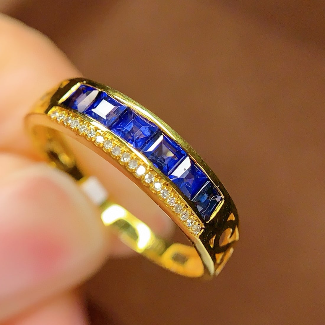 14k Gold 1 Ct Natural Sapphire & Diamond Ring: Ref:230998198 // gold content:14k gold // ring size:7. 25us // // main gemstone:sapphire // shape:square // carat weight:1ct // color:blue // treatment:natural // // adjacent gemstone 2 : diamond //
