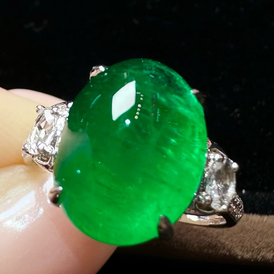 14k Gold 6.04 Ctw Vivid Green Natural Emerald & Diamond Ring - 2