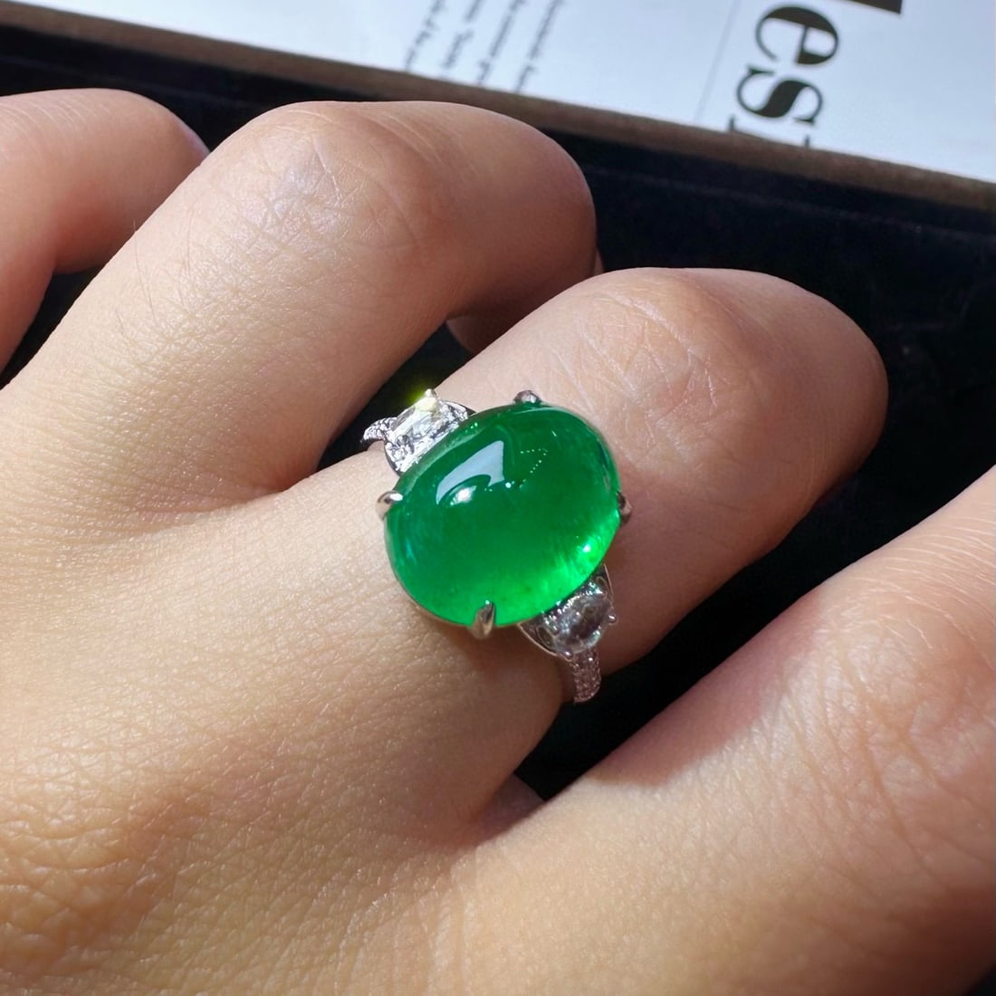 14k Gold 6.04 Ctw Vivid Green Natural Emerald & Diamond Ring - 4