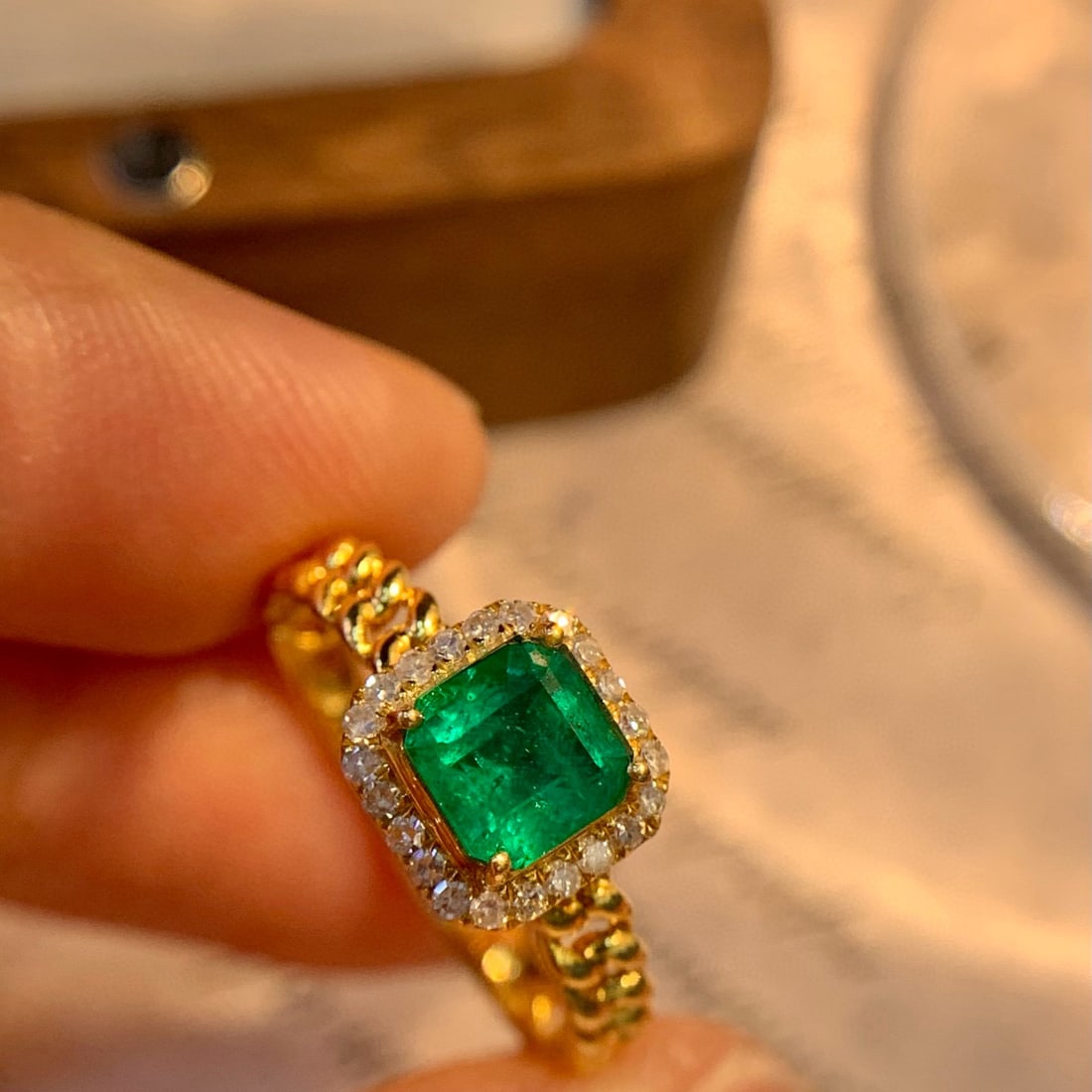 14k Gold 1.1 Ct Vivid Green Natural Emerald & Diamond Ring - 2