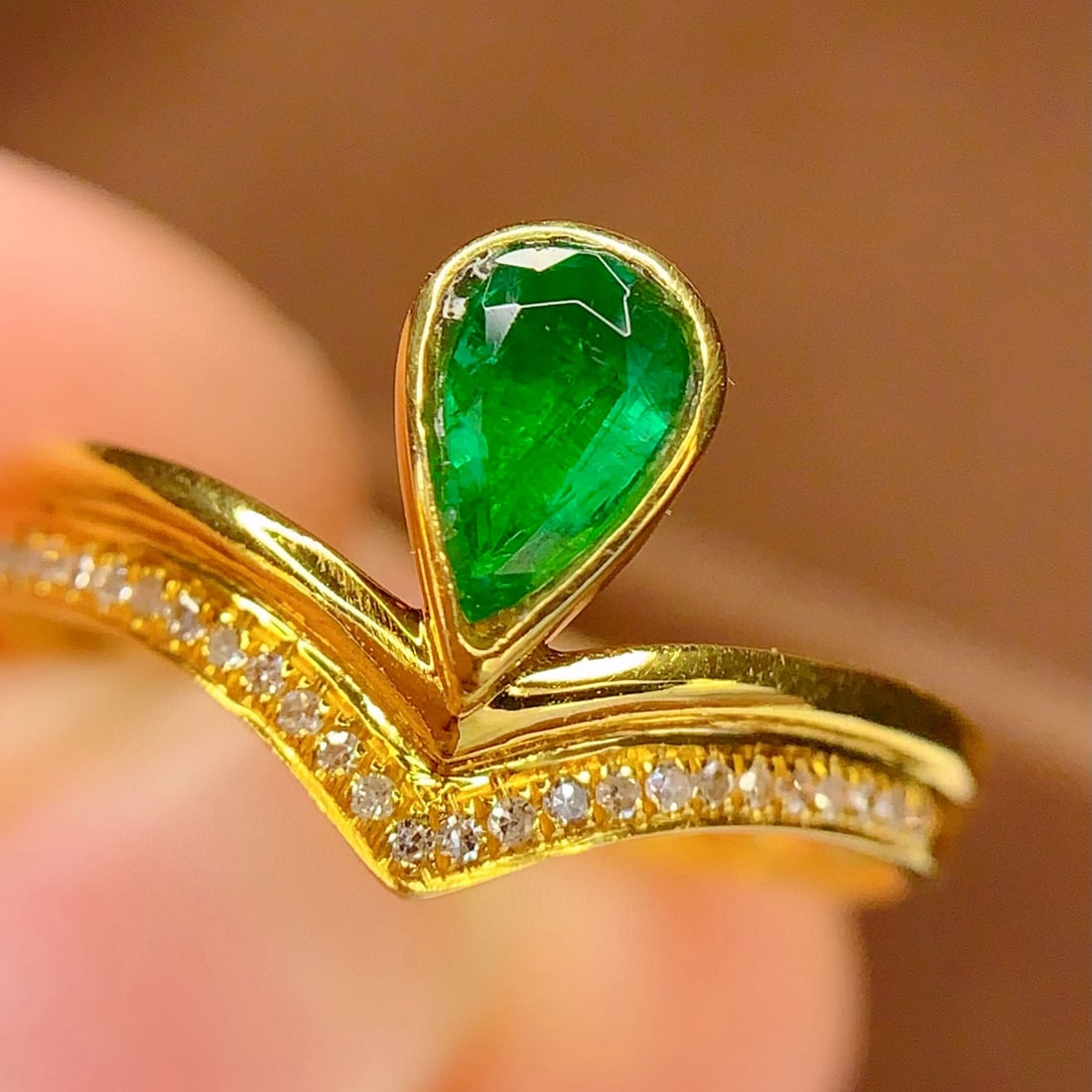 14k Gold 0.42 Ct Vivid Green Natural Emerald & Diamond Ring - 4