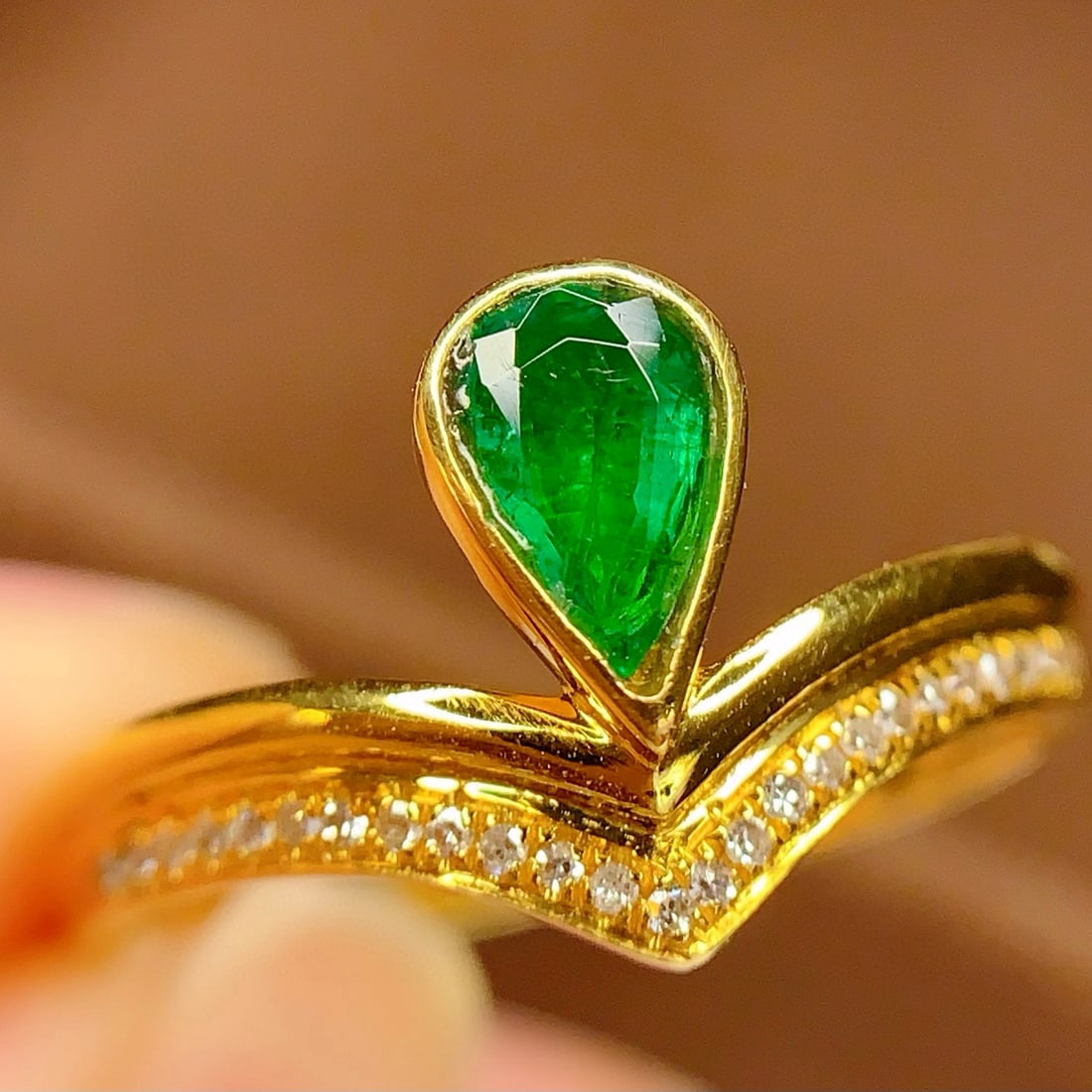 14k Gold 0.42 Ct Vivid Green Natural Emerald & Diamond Ring - 5