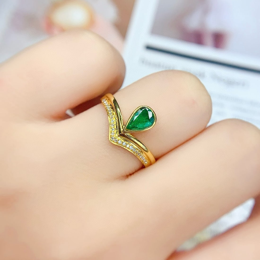 14k Gold 0.42 Ct Vivid Green Natural Emerald & Diamond Ring - 6
