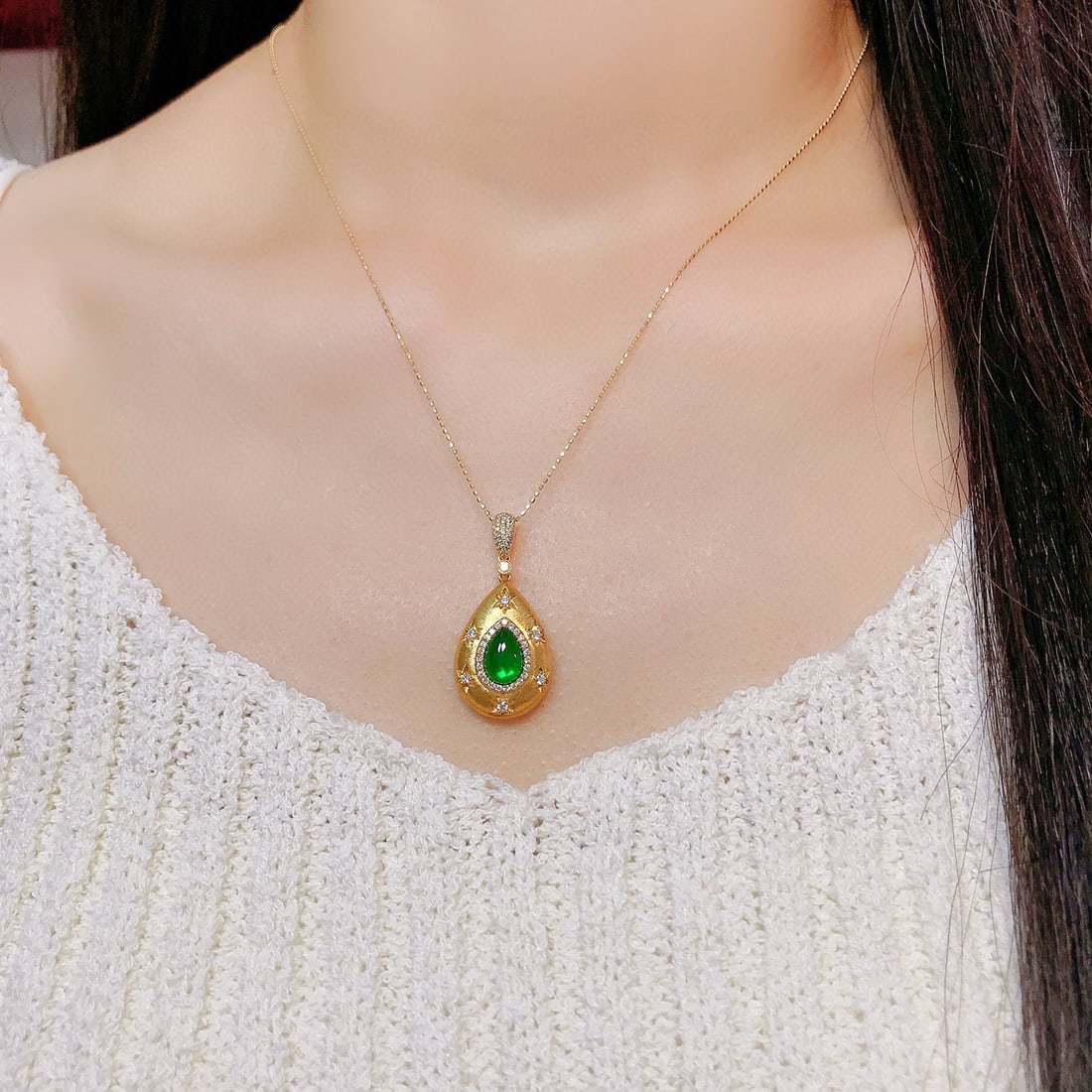 14k Gold 1.87 Ctw Vivid Green Natural Emerald & Diamond Pendant( Without Chain ) - 4