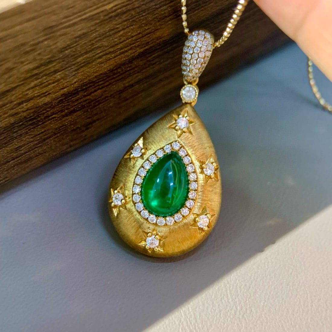 14k Gold 1.87 Ctw Vivid Green Natural Emerald & Diamond Pendant( Without Chain ) - 5
