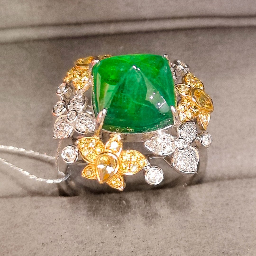 14k Gold 6.65 Ctw Vivid Green Natural Emerald & Diamond Ring - 2