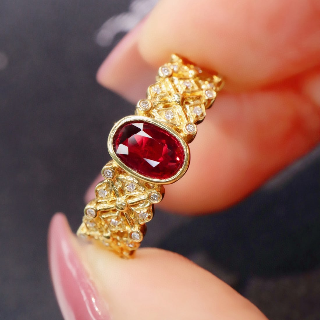 14k Gold 0.86 Ctw Natural Ruby & Diamond Ring - 6