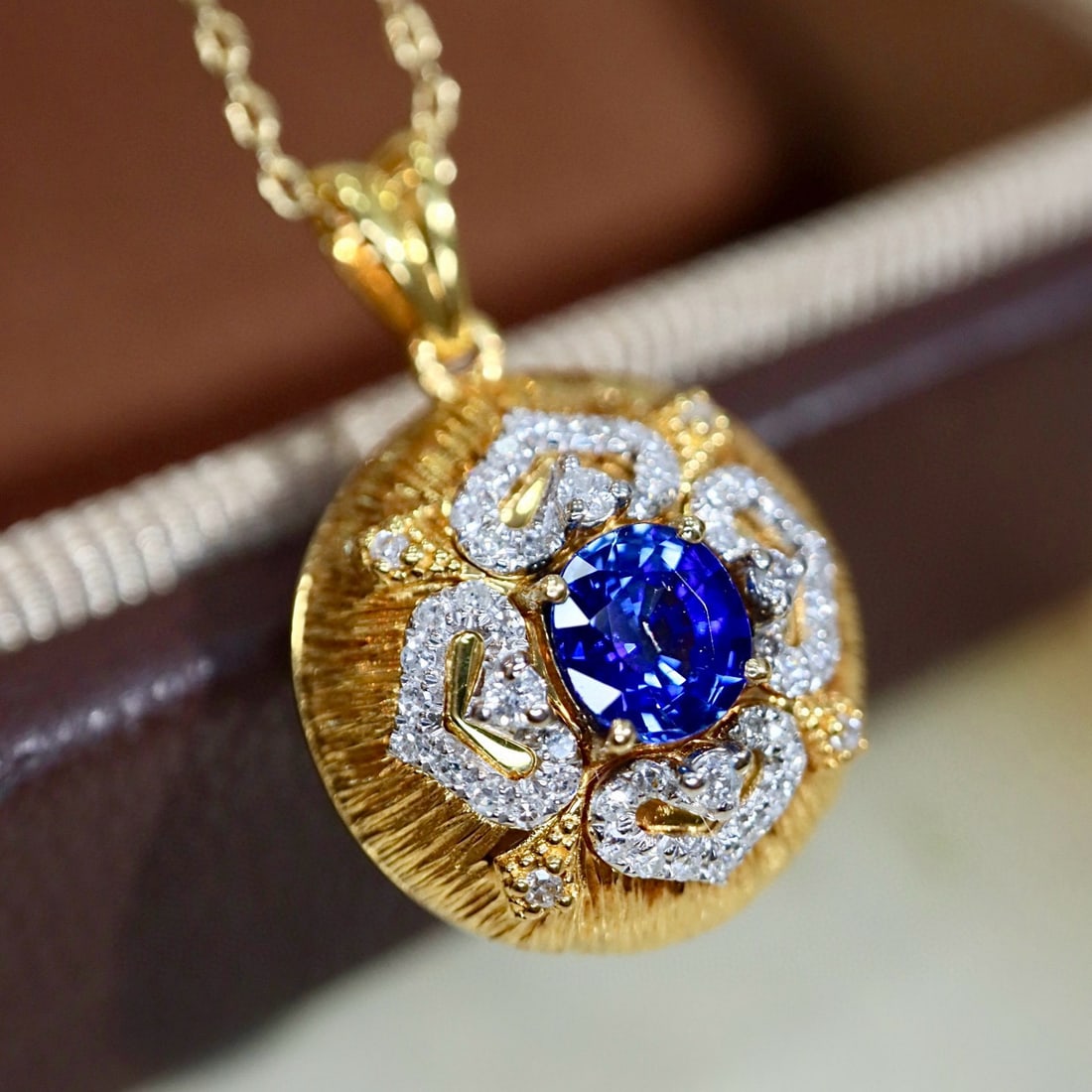 14k Gold 0.80 Ctw Natural Sapphire & Diamond Pendant( Without Chain ) - 2