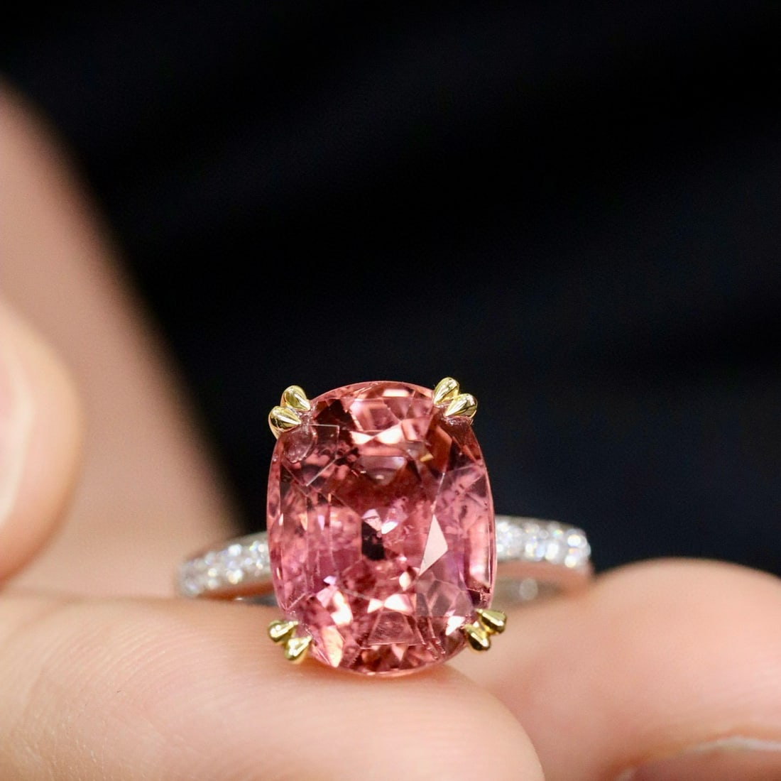 14k Gold 8.37 Ctw Natural Tourmaline & Diamond Ring: Ref:230998208 // gold content:14k gold // ring size:7. 25us // // main gemstone:tourmaline // shape:oval // carat weight:8. 17ct // color:pink // treatment:natural // // adjacent gemstone 2 : diamond