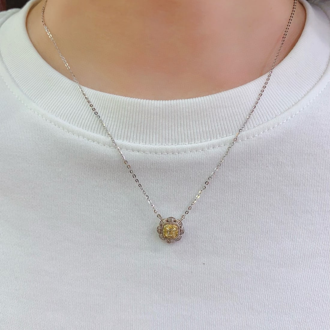 14k Gold 0.27 Ct Natural Yellow Diamond & Diamond Necklace - 4