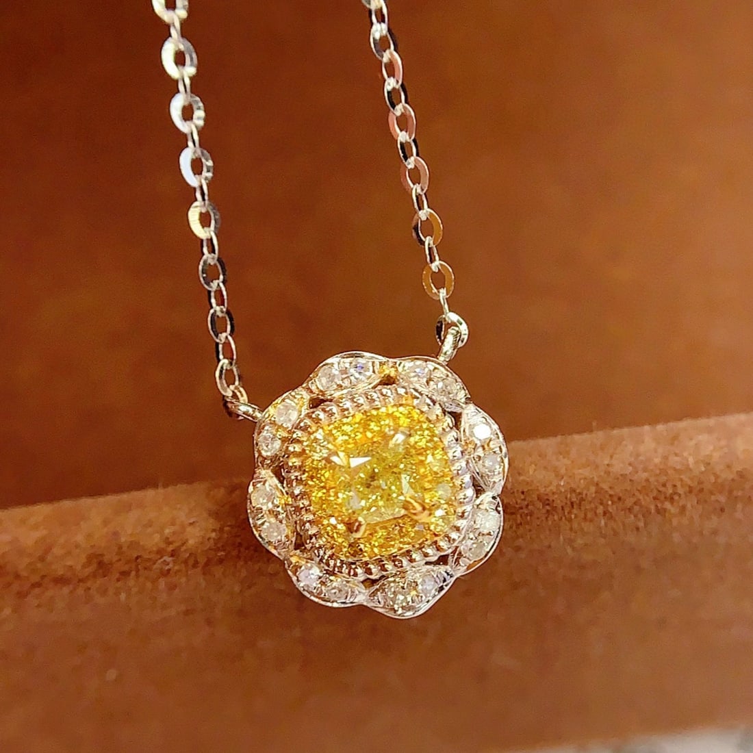 14k Gold 0.27 Ct Natural Yellow Diamond & Diamond Necklace - 5