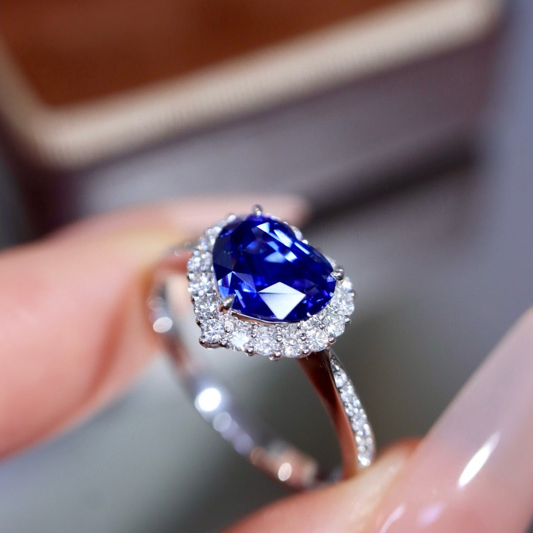14k Gold 1.80 Ctw Natural Sapphire & Diamond Ring - 6
